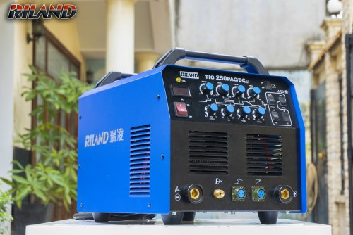 TIG 250PACDC CS3s size nhỏ.jpg