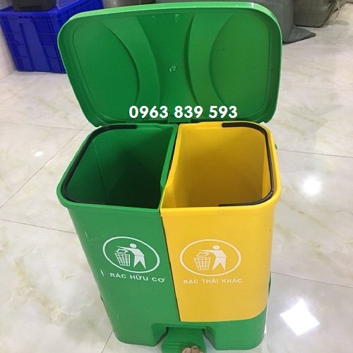 thung-rac-2-ngan-nhua-hdpe-thung-rac-dap-chan.jpg