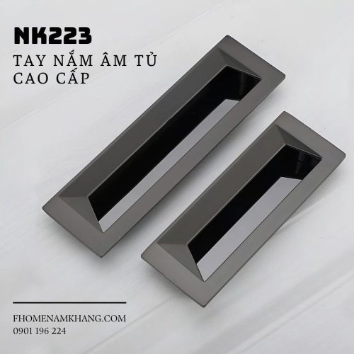 76773